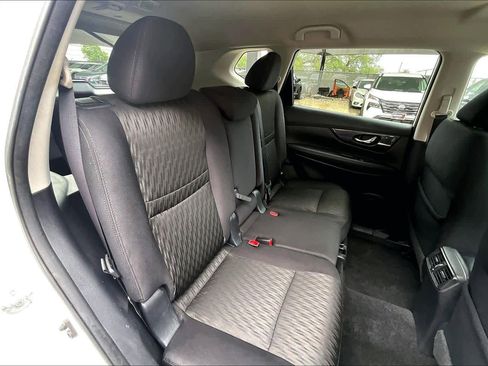 Certified 2017 Nissan Rogue SV w/ SV Premium Package FWD image 20