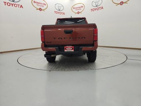 Used 2025 Toyota Tacoma TRD Sport AWD/4WD image 7