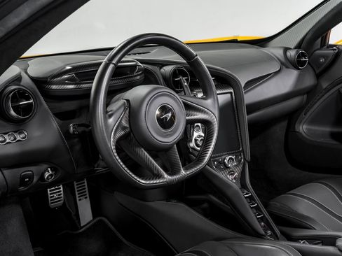 Used 2022 McLaren 720S Spider image 11