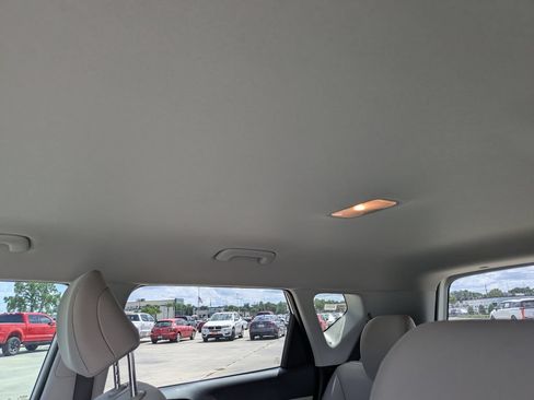 Certified 2025 Kia Soul LX w/ LX Technology Package FWD image 21