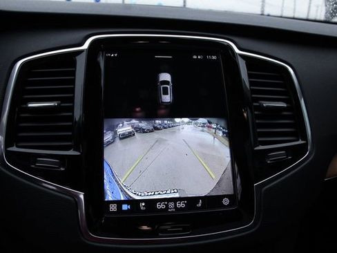 Used 2023 Volvo XC90 B6 Plus image 22