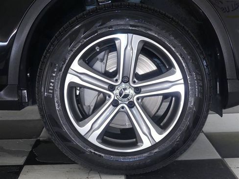 Used 2022 Mercedes-Benz GLC 300 4MATIC w/ Multimedia Package Lite image 36