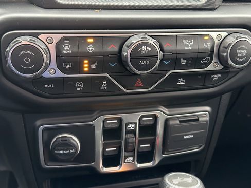 Used 2022 Jeep Wrangler Unlimited Sport image 34