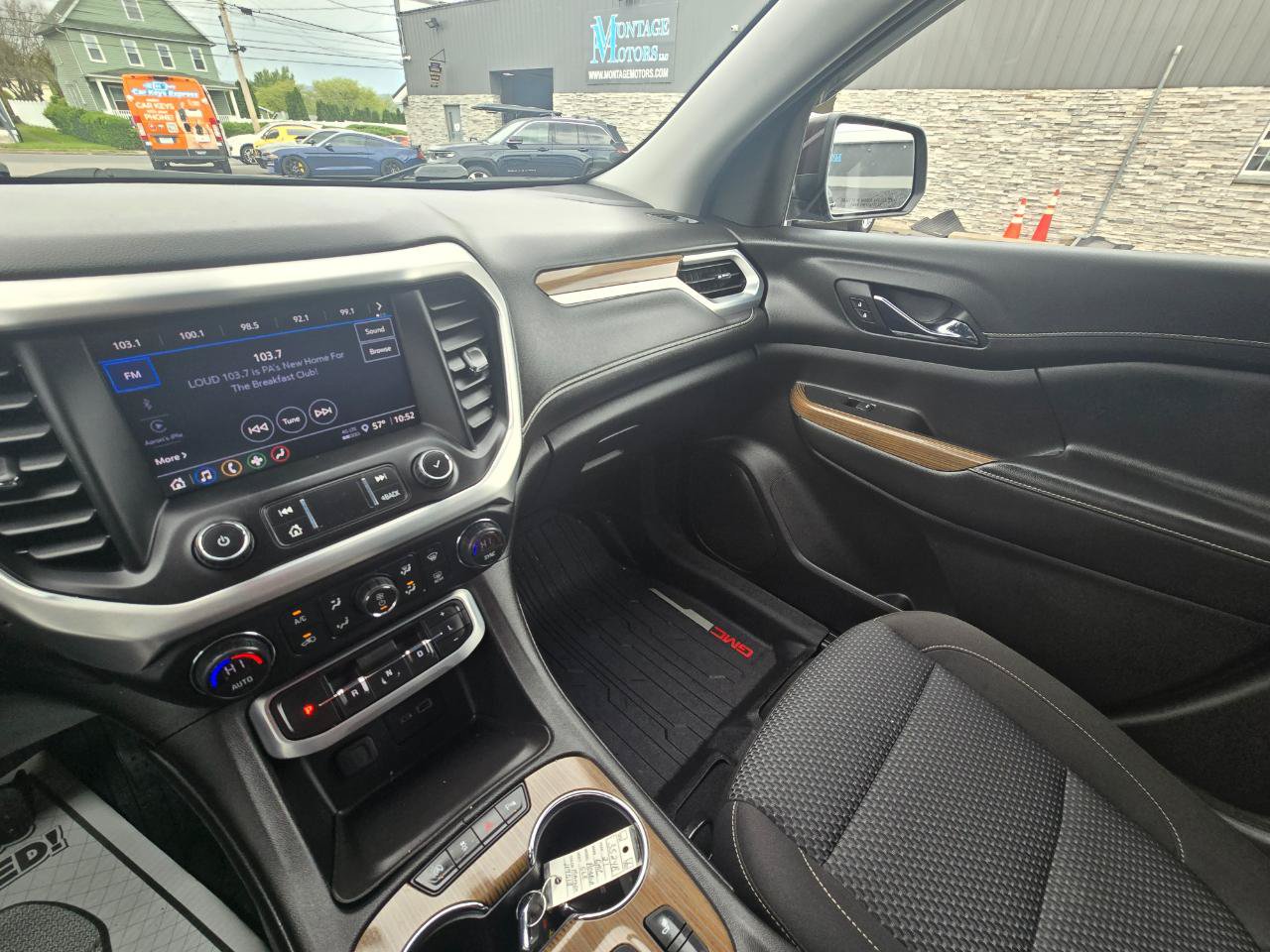 Used 2021 GMC Acadia SLE w/ Driver Convenience Package AWD/4WD image 11