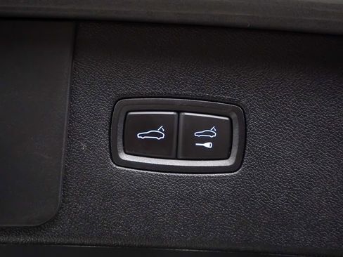 Used 2020 Porsche Cayenne Turbo w/ Assistance Package image 14