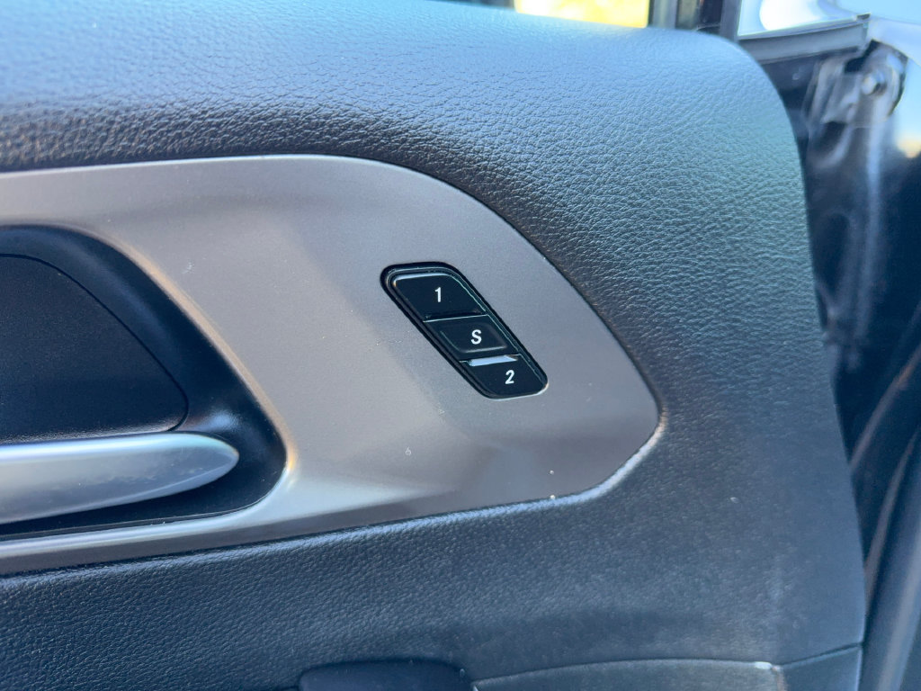 Used 2026 Chrysler Pacifica Select FWD image 12