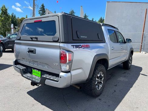 Used 2021 Toyota Tacoma TRD Off-Road w/ TRD Premium Off Road Package AWD/4WD image 4