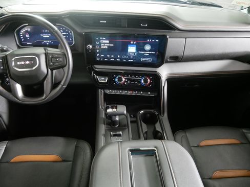 Used 2022 GMC Sierra 1500 AT4 w/ AT4 Premium Package image 10