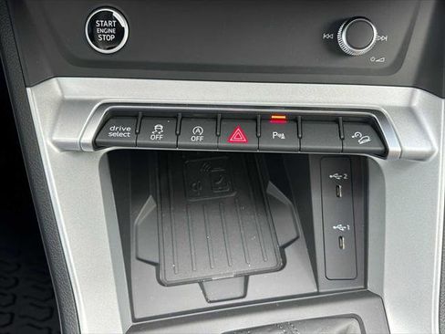 New 2025 Audi Q3 2.0T Premium image 30