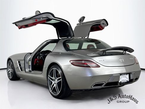 Used 2011 Mercedes-Benz SLS AMG Coupe image 5