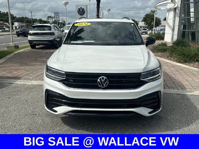 Certified 2024 Volkswagen Tiguan SE R-Line FWD image 3