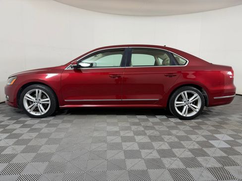 Used 2015 Volkswagen Passat TDI SEL Premium FWD image 2