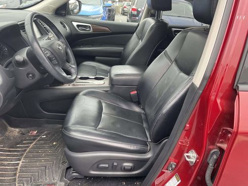Used 2019 Nissan Pathfinder Platinum image 29