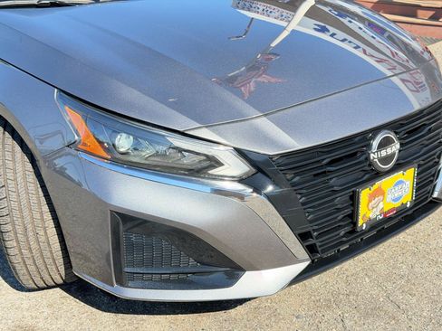 Used 2024 Nissan Altima 2.5 SV FWD image 91