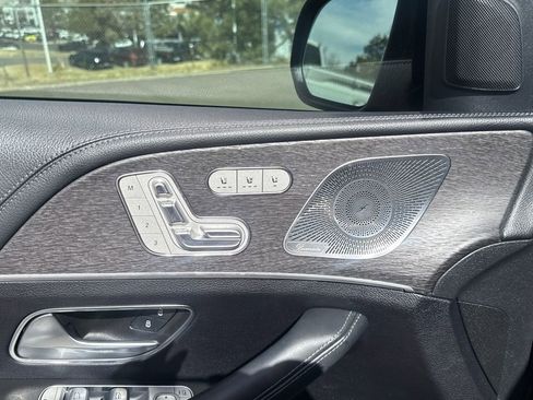 Used 2022 Mercedes-Benz GLS 450 4MATIC image 17