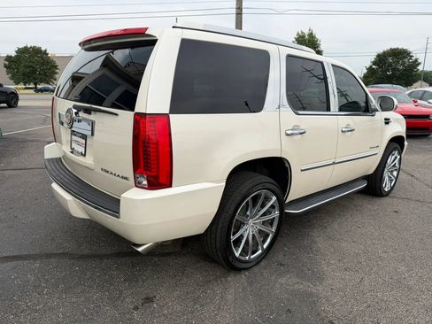 Used 2013 Cadillac Escalade Luxury AWD/4WD image 7