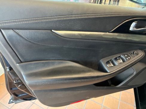 Used 2021 Nissan Maxima 3.5 SV w/ Floor Mat Group FWD image 13