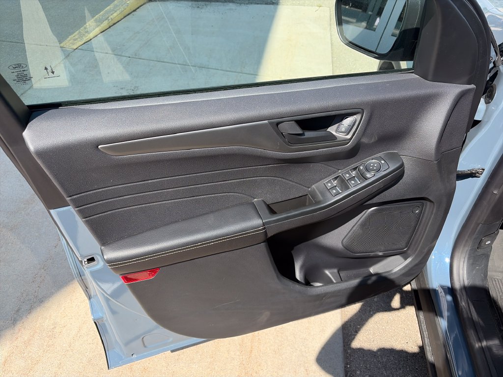 Used 2024 Ford Escape Active AWD/4WD image 10