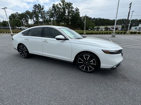 New 2026 Honda Accord Touring image 2