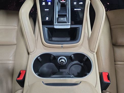 Certified 2023 Porsche Cayenne AWD/4WD image 20