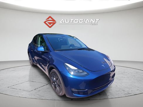 Used 2024 Tesla Model Y Long Range AWD/4WD image 4