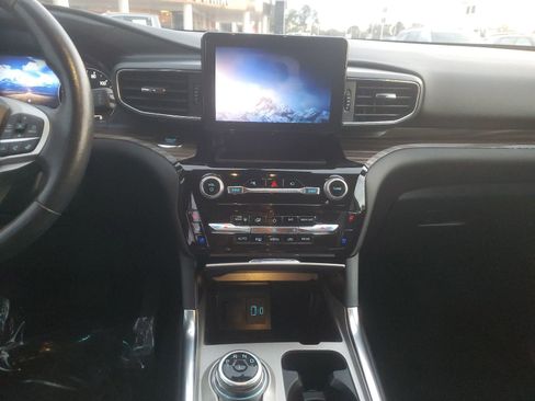 Used 2023 Ford Explorer Limited image 10
