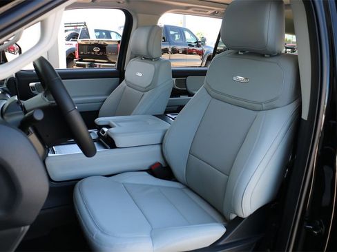 New 2025 Ford Expedition Platinum w/ Driver's Package image 18