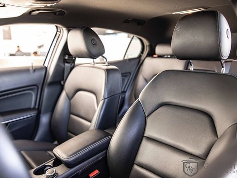 Used 2020 Mercedes-Benz GLA 250 w/ Convenience Package image 18