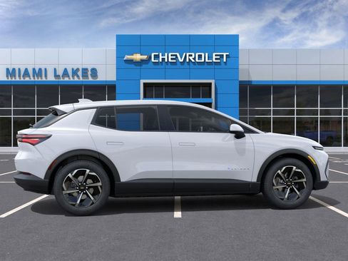 New 2026 Chevrolet Equinox EV LT image 5