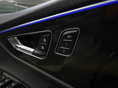 Used 2019 Audi Q8 Prestige image 34