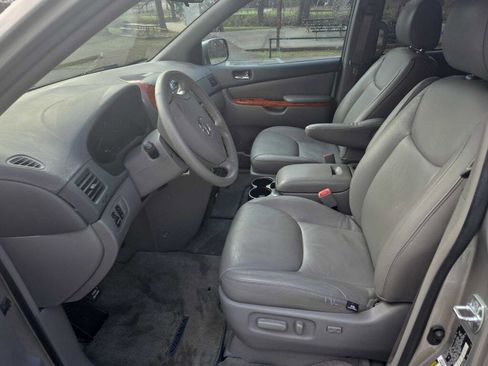Used 2007 Toyota Sienna XLE FWD image 7