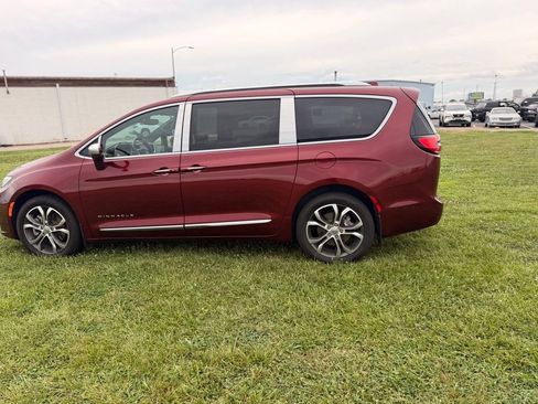 Used 2022 Chrysler Pacifica Pinnacle AWD/4WD image 8