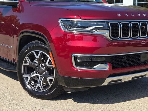 Used 2023 Jeep Wagoneer Series III w/ Rear Seat Video Group 1 AWD/4WD image 3