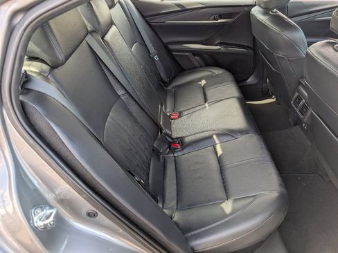 Used 2025 Toyota Camry XSE FWD image 5