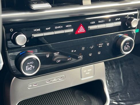 New 2026 Hyundai Ioniq 9 SE image 18