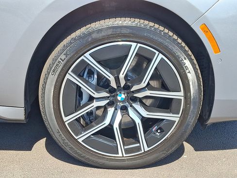 Used 2023 BMW 760i xDrive w/ Executive Package AWD/4WD image 8
