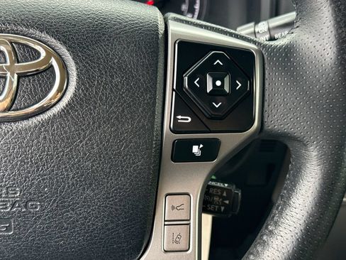 Used 2020 Toyota 4Runner SR5 AWD/4WD image 16