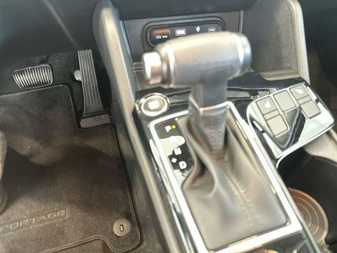Certified 2024 Kia Sportage EX AWD/4WD image 23