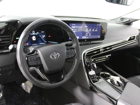 Used 2023 Toyota Mirai w/ Advanced Technology Package RWD image 7