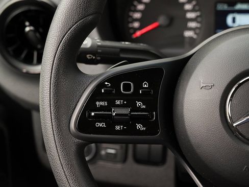 Used 2022 Mercedes-Benz Sprinter 2500 image 22