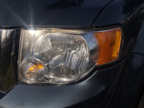 Used 2011 Ford Escape XLT w/ 202A Rapid Spec Order Code image 6