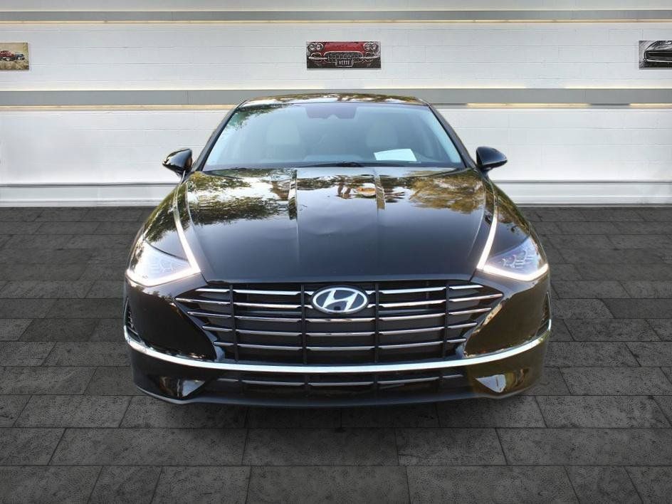 Used 2023 Hyundai Sonata SE FWD image 2