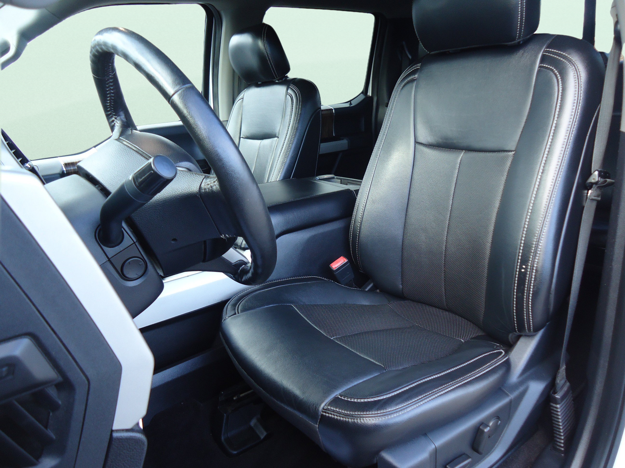 Used 2019 Ford F150 Lariat w/ Equipment Group 502A Luxury AWD/4WD image 26