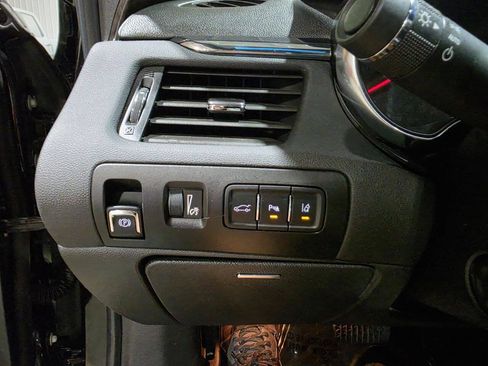 Used 2016 Chevrolet Impala LTZ w/ Enhanced Convenience Package FWD image 37