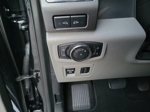 Used 2019 Ford F150 XLT w/ Equipment Group 302A Luxury AWD/4WD image 25