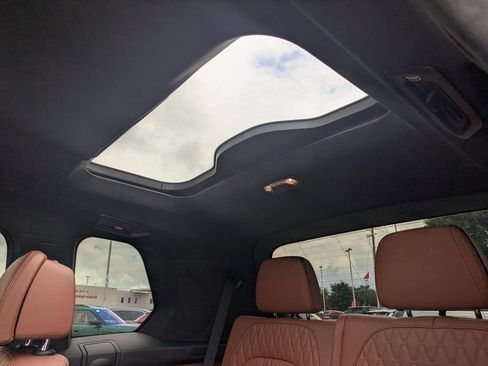 Used 2023 BMW X7 M60i w/ Executive Package AWD/4WD image 15