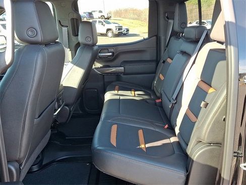 Used 2021 GMC Sierra 1500 AT4 w/ AT4 Value Package image 8