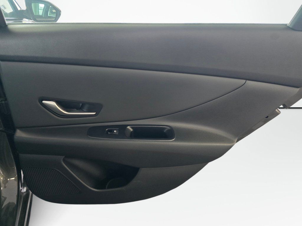 New 2026 Hyundai Elantra Limited FWD image 37