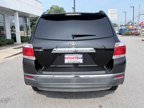 Used 2013 Toyota Highlander SE FWD image 8
