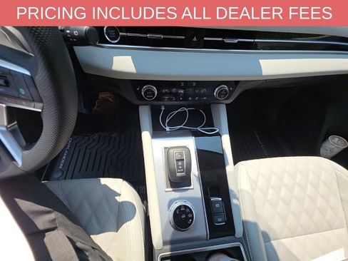 Used 2023 Mitsubishi Outlander SEL FWD image 12